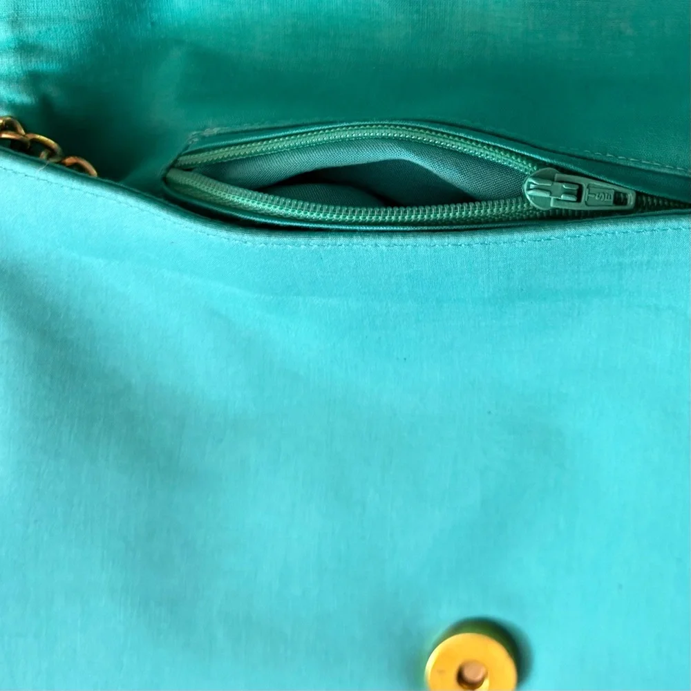 SHIRALEAH CHICAGO Satin Embroidered Flamingo Clutch Gold Chain Shoulder Bag - Picture 9 of 10